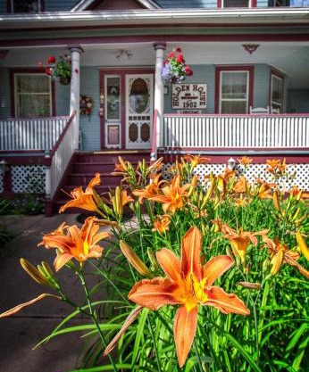 Holden House 1902 Bed & Breakfast Inn