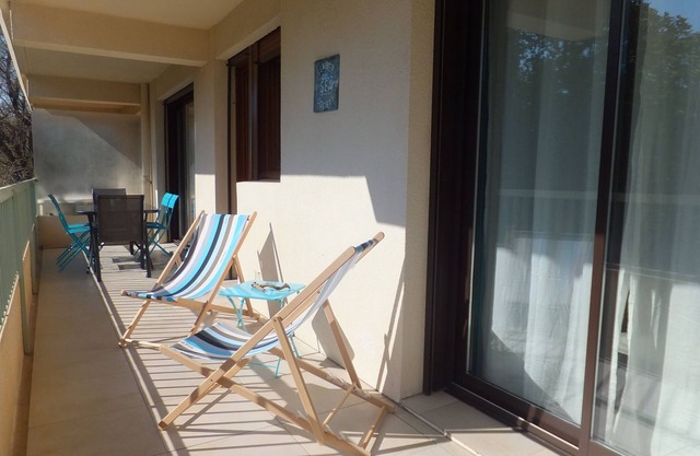 HOLIDAY 50 m from MAR VIVO beach, les SABLETTES, private parking, air conditioning, terrace