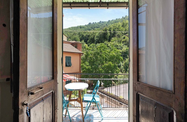 Holiday Apartment Acciuga House with Balcony, Shared Garden & Wi-Fi