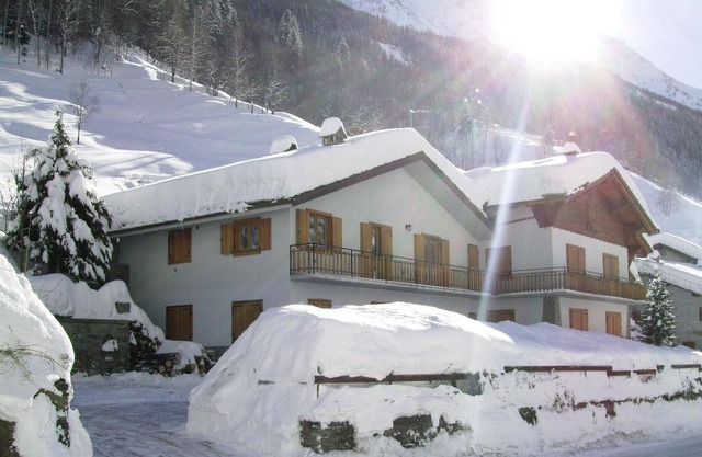 Holiday apartment Pre'Saint Didier for 1 - 5 persons with 2 bedrooms - Holiday house