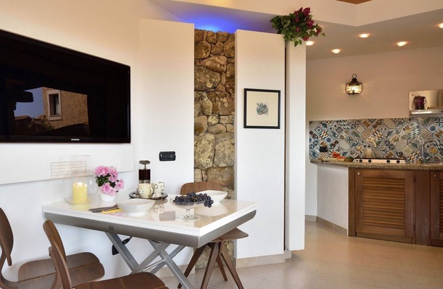 Holiday apartments L'Ea di Lavru nSEA VIEW 2-rooms apartment-TOP INTERIOR DESIGN