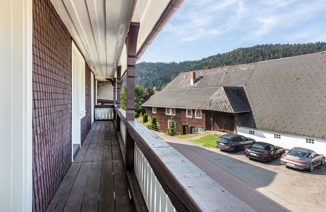 Holiday Apartment '7' with Mountain View, Balcony and Wi-Fi
