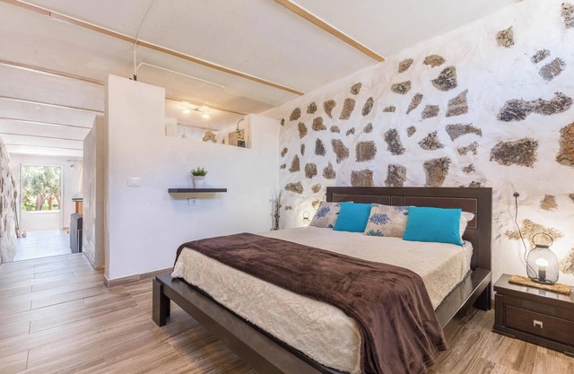 Holiday Apartment 'Edén Ecologico en Casa La Fuentita - Adults Only' near Beach