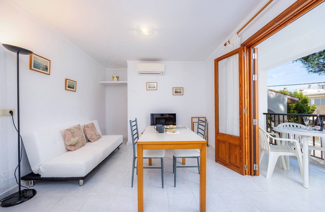 Holiday Apartment "Mhm 3" with Balcony & Wi-Fi