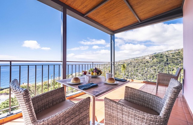 Holiday apartment- Excellent sea and mountain views with large terrace