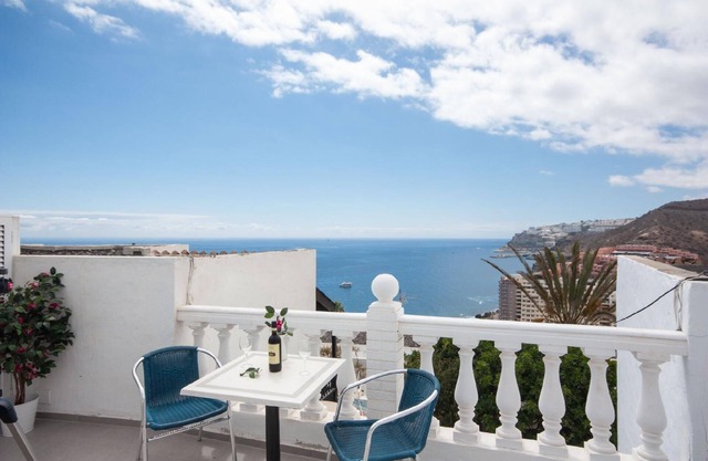 Holiday apartment Los Canarios for 1 - 6 persons with 3 bedrooms - Row house
