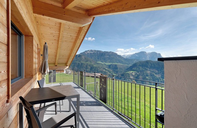 Holiday Apartment 'Platiederhof Apt Tschöfas' with Mountain View, Terrace & Wi-Fi
