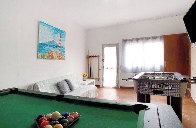 Holiday Home "El Faro Sardina" with Sea View, Terrace & Wi-Fi