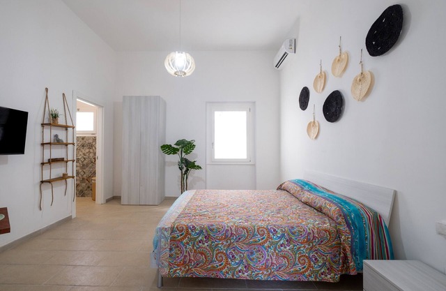 Holiday Home 'Levante' with Shared Terrace, Wi-Fi and Air Conditioning