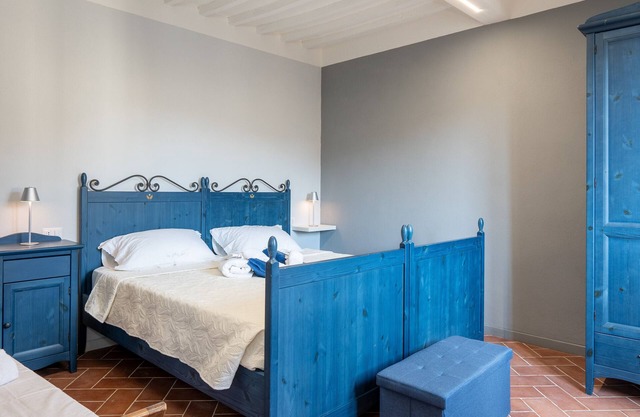 Holiday Home 'Stanza Azzurra' with Wi-Fi and Air Conditioning