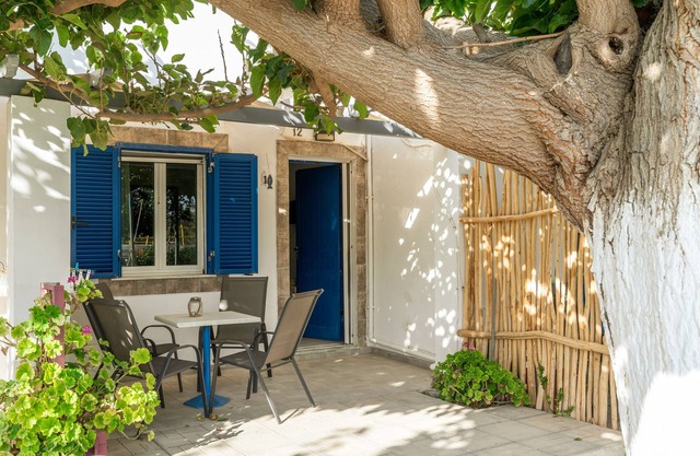 Holiday Home '12 Perasma Kypri Beach Apt' with Private Terrace, Wi-Fi and Air Conditioning