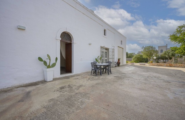 Holiday Home 'Casale Mba Graziudd' with Private Garden, Wi-Fi and Air Conditioning