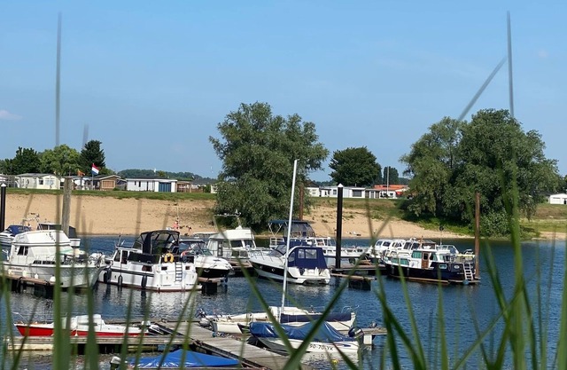 Holiday home chalet on the lake in Holland Lathum Park Rhederlaagse Meren on the IJssel