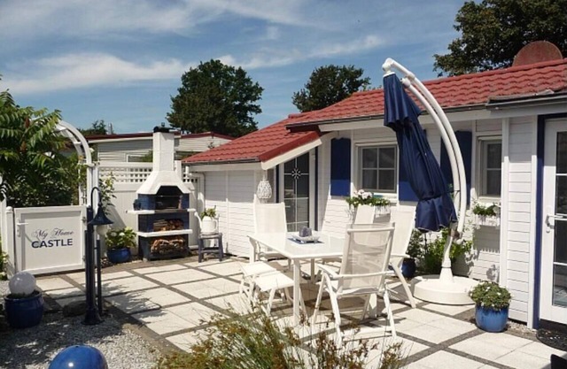 Holiday home De Graaf with a sunny terrace and garden IJsselmeer