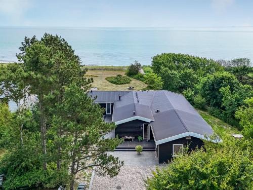Holiday Home Donka - 25m from the sea by Interhome