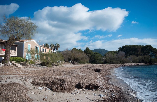 Holiday Home 'Es Port Nou - Casa En La Playa' with Sea View, Private Terrace and Wi-Fi