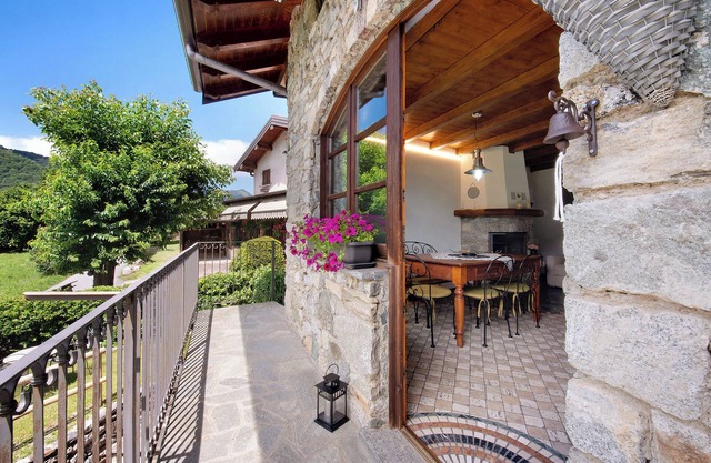 Holiday Home 'Farmhouse Of Grandfather Chek' with Mountain View and Air Conditioning