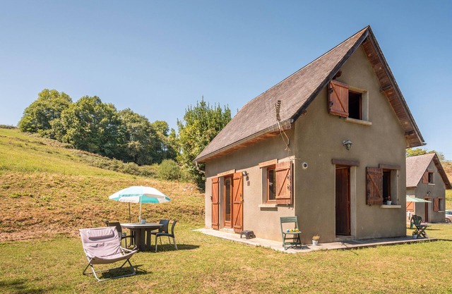 Holiday Home 'Gîte Lieuj' with Mountain View, Private Terrace and Wi-Fi