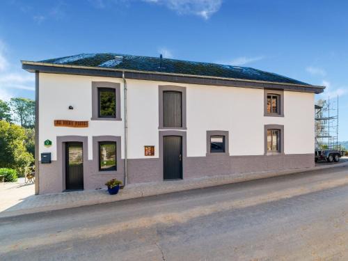 Holiday Home in Houffaliz with Garden