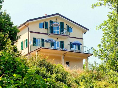Holiday Home in Sesta Godano near Lake