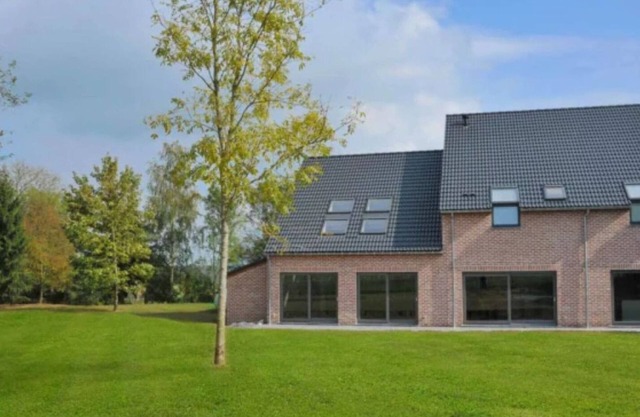 Holiday Home in Somme-Leuze with Pool & Sauna