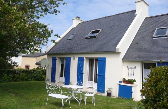 Holiday Home in Treompan near Sandy Beaches