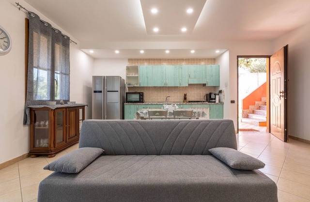 Holiday Home “Villa Sunset” close to the Beach with Sea View, Garden & Terrace