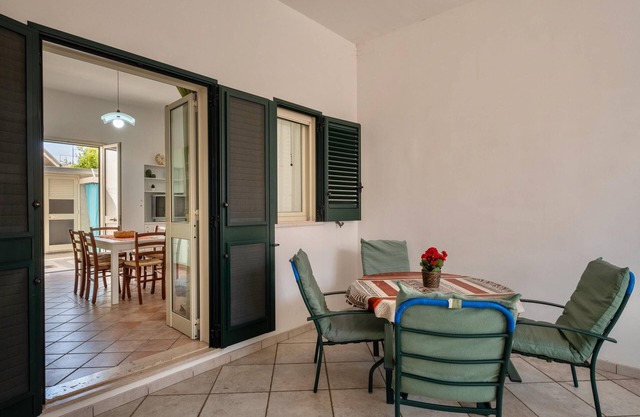 Holiday Home "Kalocéri" close to the Beach with Terrace & Outdoor Shower