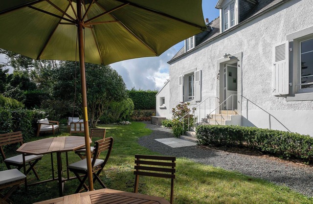 Holiday Home 'Ker Lotig' with Sea View, Private Terrace and Wi-Fi