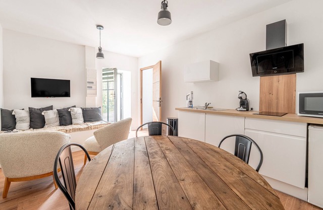 Holiday Home 'L'écrin De La Sèvre' with Wi-Fi