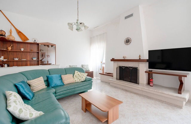 Holiday Home 'La Casa Dei Ricordi' with Mountain View, Wi-Fi and Air Conditioning