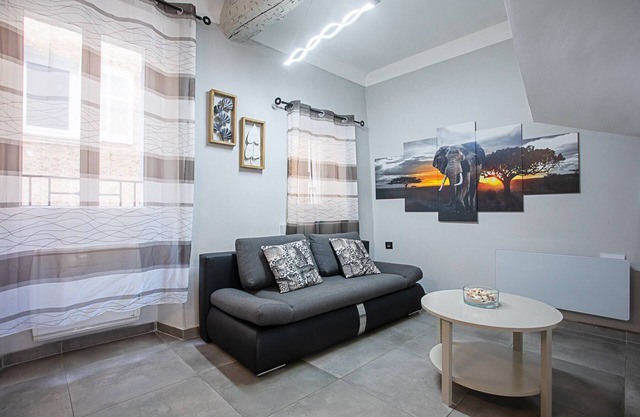 Holiday Home 'Maison De Village Carcès' with Wi-Fi and Air Conditioning