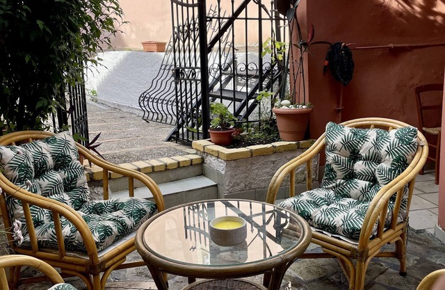 Holiday Home 'Newstalgia House' with Private Terrace and Wi-Fi