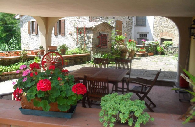 Holiday home overlooking the Tuscan hills