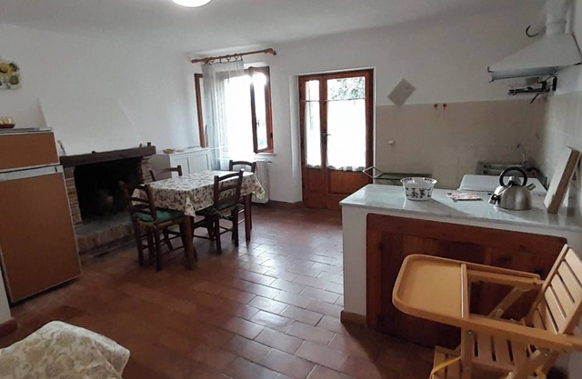 Holiday Home 'Poggio3' with Shared Pool, Private Garden and Wi-Fi