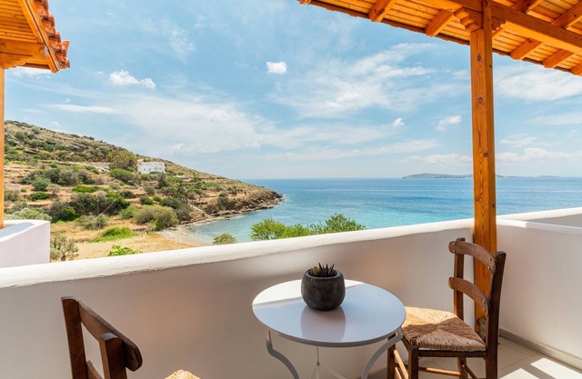 Holiday Home 'Seaview Mastrozanne Studio 2 Andros' with Sea View, Wi-Fi and Air Conditioning