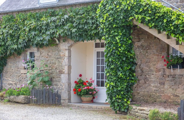 Holiday Home 'Ty Heol with Private Terrace, Shared Garden and Wi-Fi'