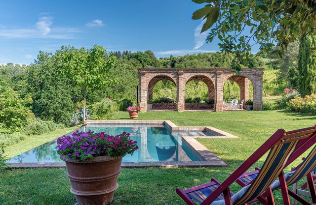 Holiday Home 'Villa Dei Fiori' with Private Pool, Private Garden and Wi-Fi