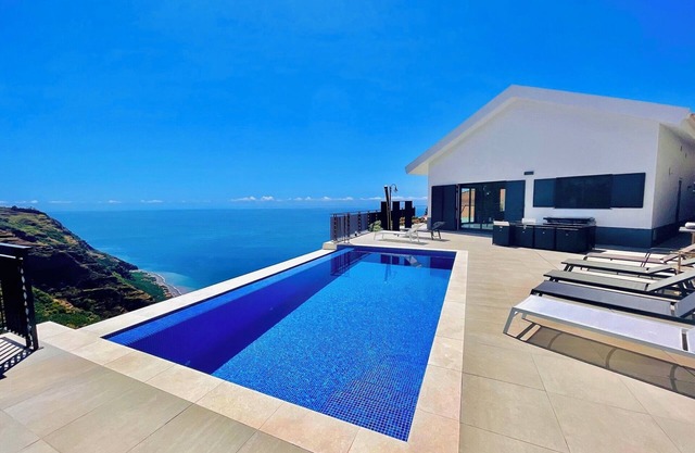 Holiday Home "Villa Camacho xxvii" with Sea View, Pool & Wi-Fi
