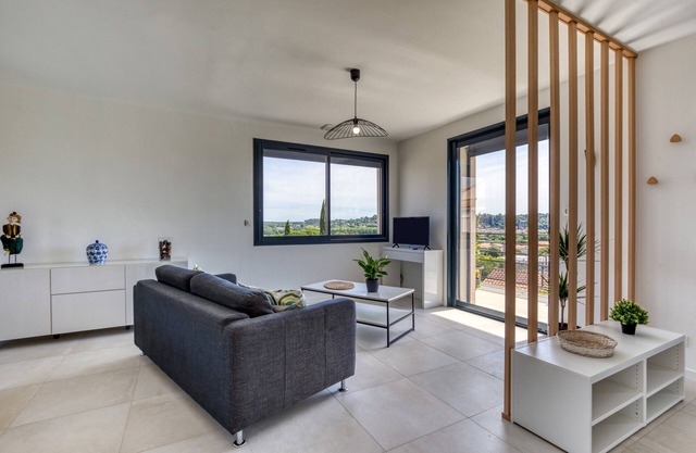 Holiday Home 'Villa Maryet' with Private Terrace, Wi-Fi and Air Conditioning