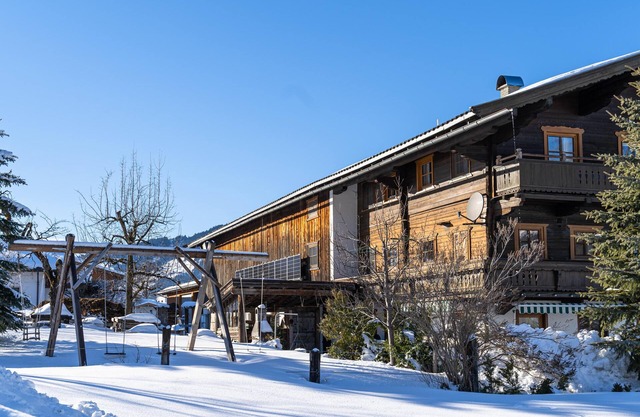 Holiday home with balcony near the ski lift