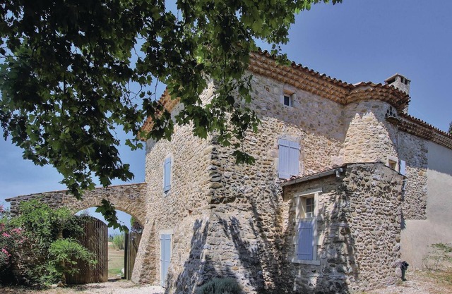 Holiday home with private pool located at the foot of the Vercors massif.