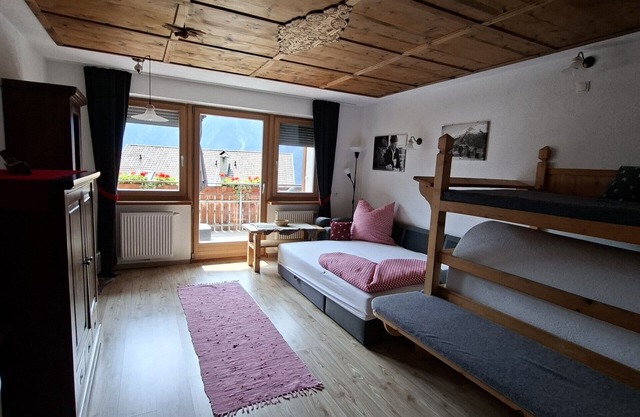 Holiday Home 'Xxl-appartement Moarhof' with Mountain View, Private Terrace and Wi-Fi