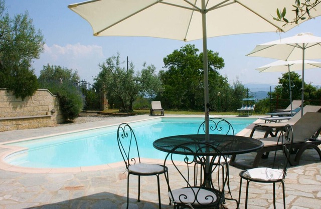 Holiday house Badia al Pino for 1 - 9 persons with 4 bedrooms - Holiday home