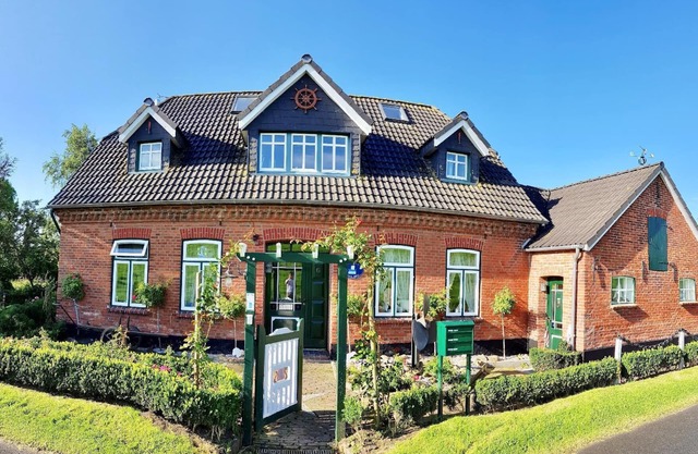 Holiday house Fedderwardersiel for 1 - 5 persons with 2 bedrooms - Holiday apartment in one or multi