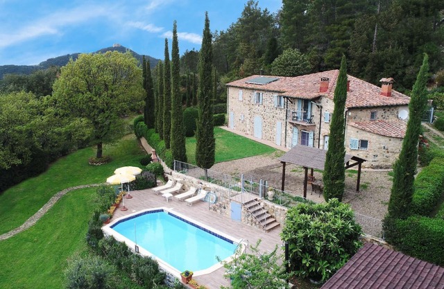 Holiday House in Montecastelli Pisano with Private Parking