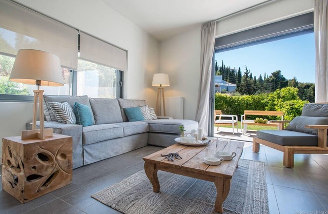 Holiday house Melisi for 1 - 7 persons with 3 bedrooms - Holiday house