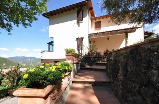 Holiday house San Godenzo for 1 - 6 persons with 3 bedrooms - Twin house