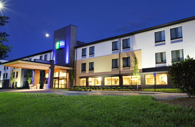 Holiday Inn Express Brentwood South - Cool Springs by IHG