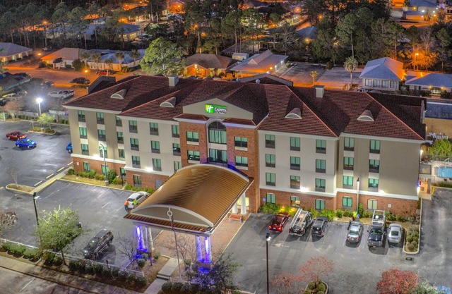 Holiday Inn Express & Suites Gulf Shores by IHG